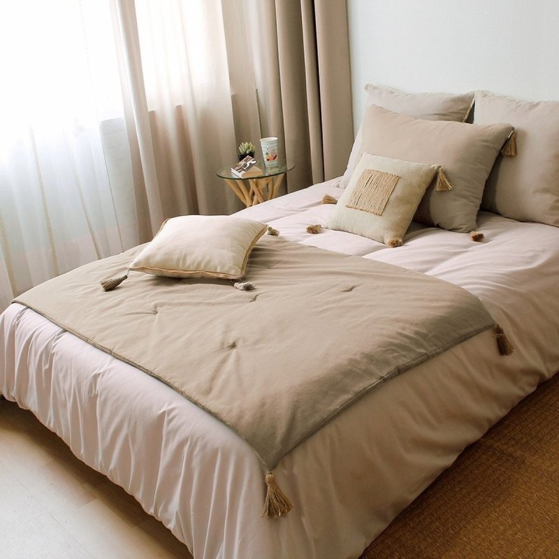Édredon bout de lit en coton avec pompons Cocoon – Chic et douillet